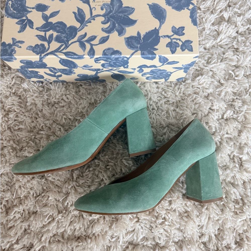 Sezane Sage Green Block Heel Pumps - Picture 2 of 13